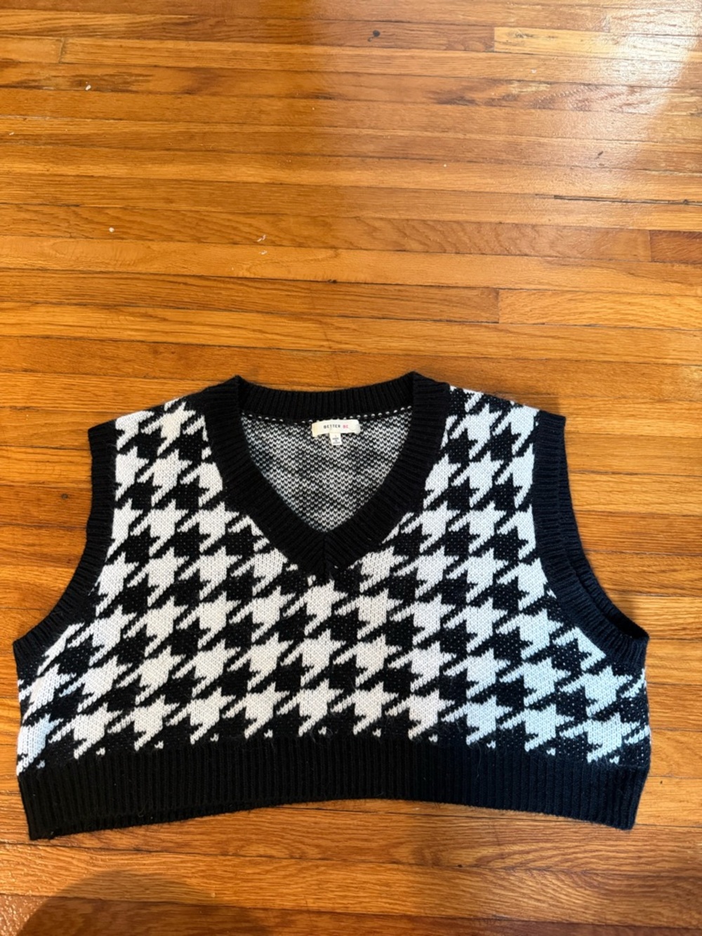 Better Be Black & White Houndstooth V-Neck Sweater Vest